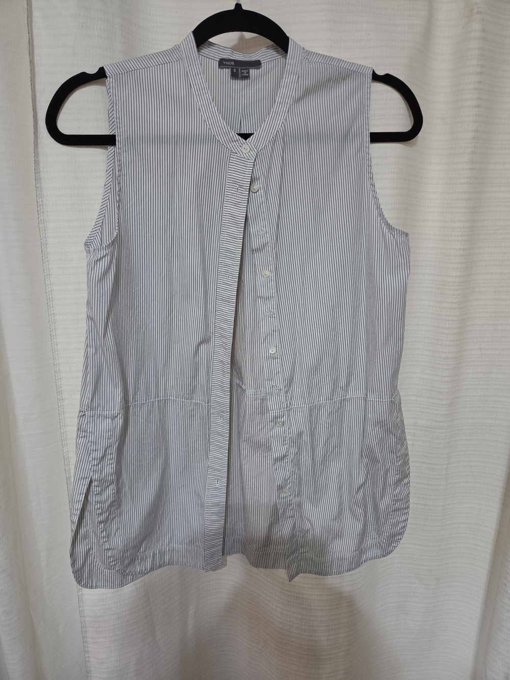 Vince Sleeveless Pinstripe Button Front Top - White & Blue